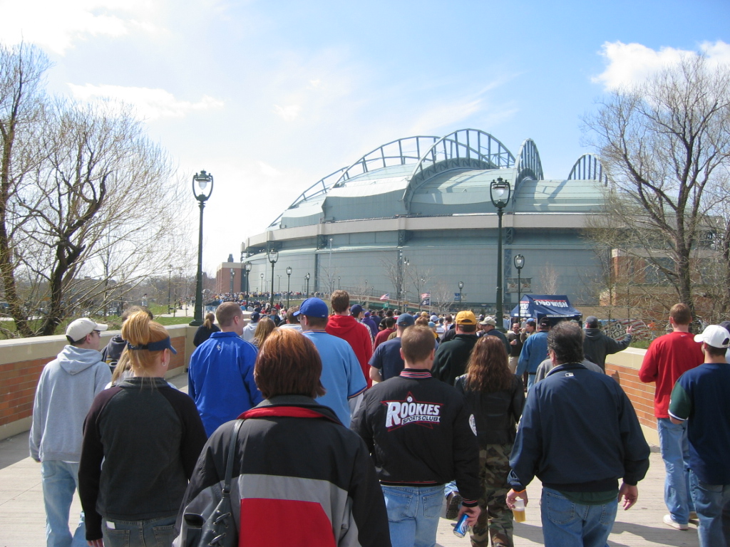 Brewers_Opening_Day_2004_003.jpg